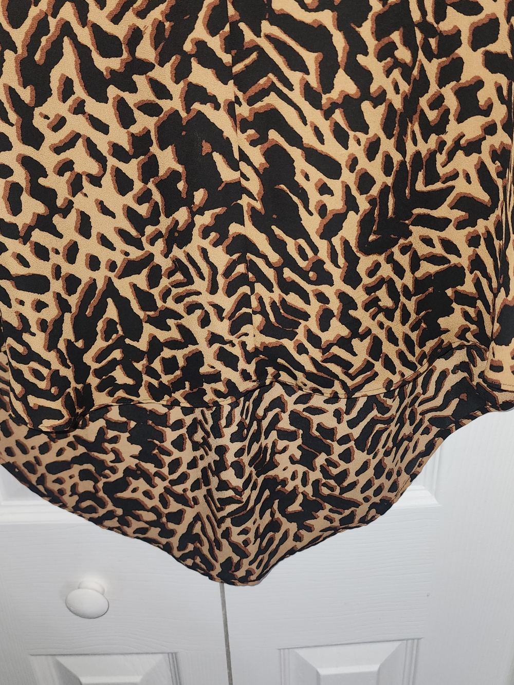 Black & Tan Animal Print V-Neck Sleeveless Camisole Stylish And Versatile Size L - Picture 7 of 7